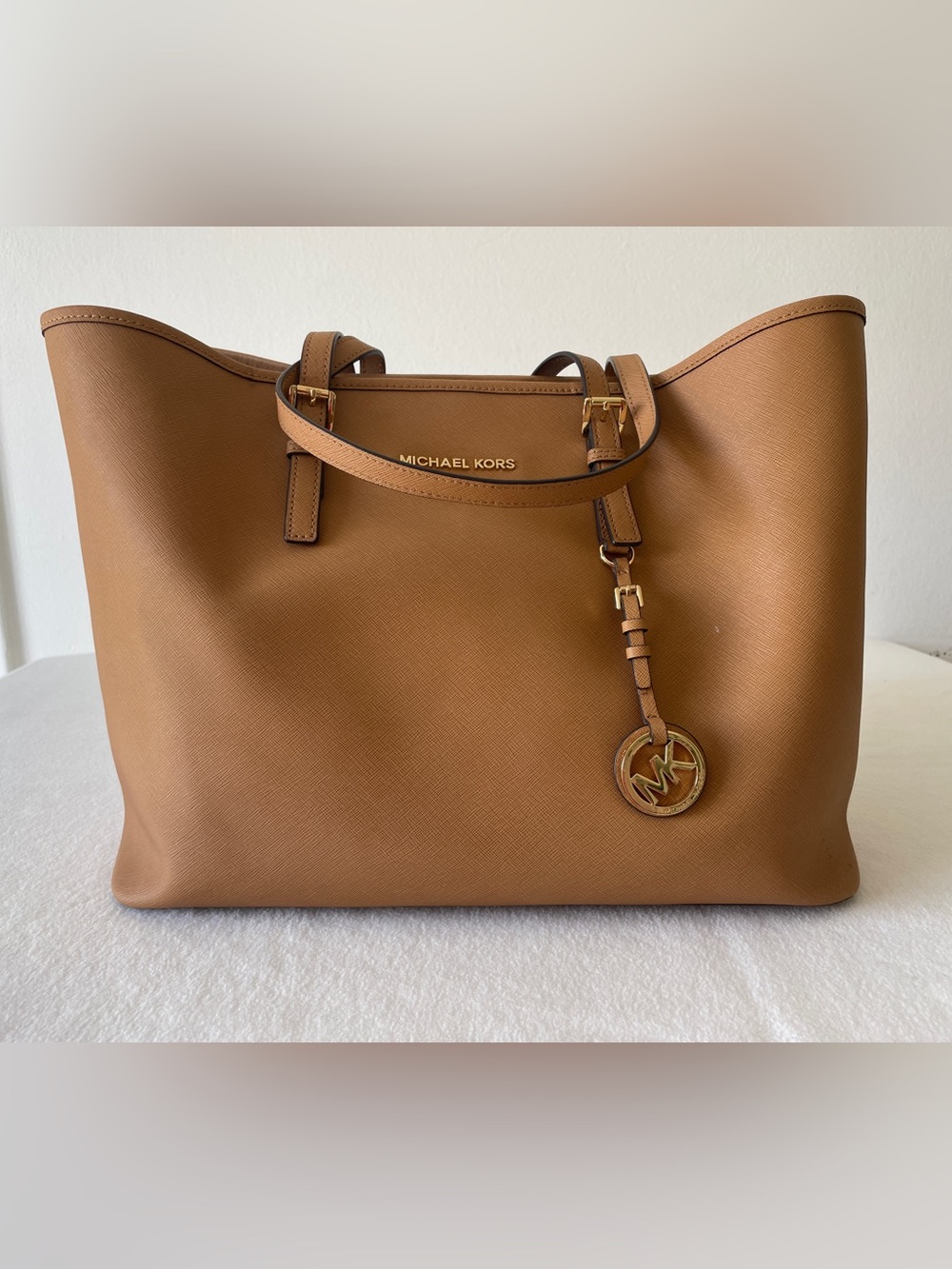 Michael Kors Jet Set Large Leather Tote